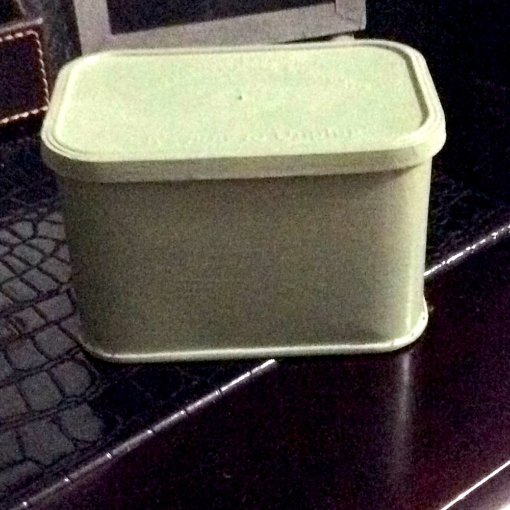 Vtg International Coffees painted sage container.